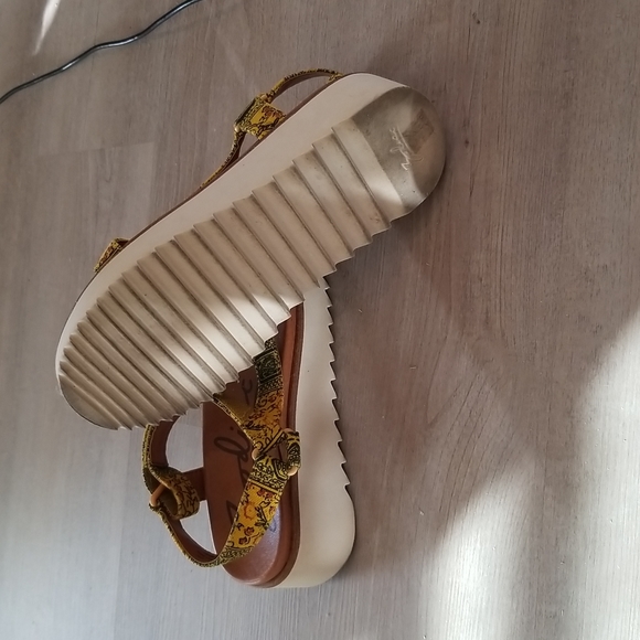 Zodiac Bria Wedge Sandal - Picture 13 of 13